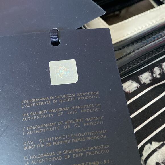 Roberto Cavalli Class NWTs Vintage Black Patent Leather Purse Chain Strap - Picture 13 of 15